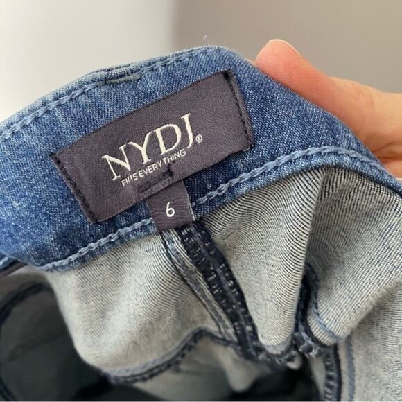 NWT NYDJ Relaxed Straight Jeans Size 6 Lift Tuck Technology Casual - Picture 9 of 9